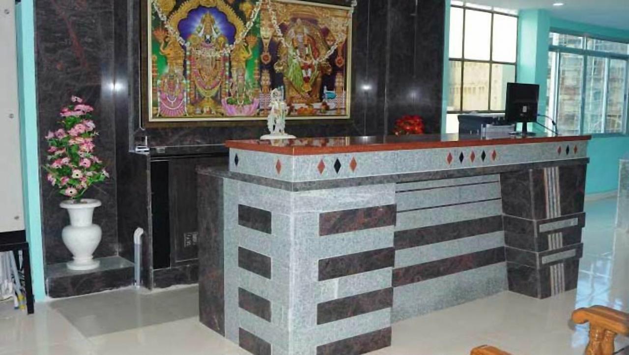 Отель Sai Krishna Residency Колхапур Экстерьер фото